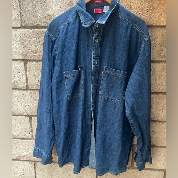Levi’s Red Tab Men's Denim Button-up Shirt Size Large - Medium Wash Loose Fit - Picture 4 of 8